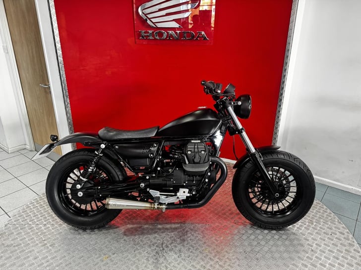 Moto Guzzi V9 BOBBER