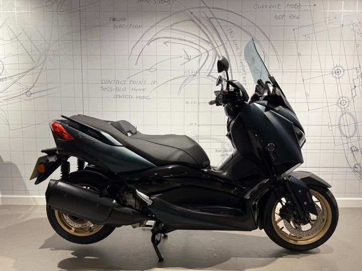 Yamaha XMAX 300 TECH MAX