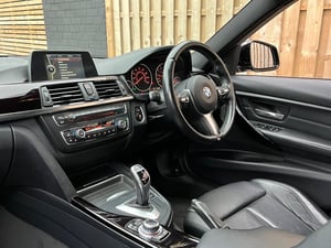 Used BMW 3 SERIES 3 SERIES 2.0 320I M SPORT AUTO XDRIVE EURO 6 (S/S) 4DR for sale in Chesterfield | Image 2