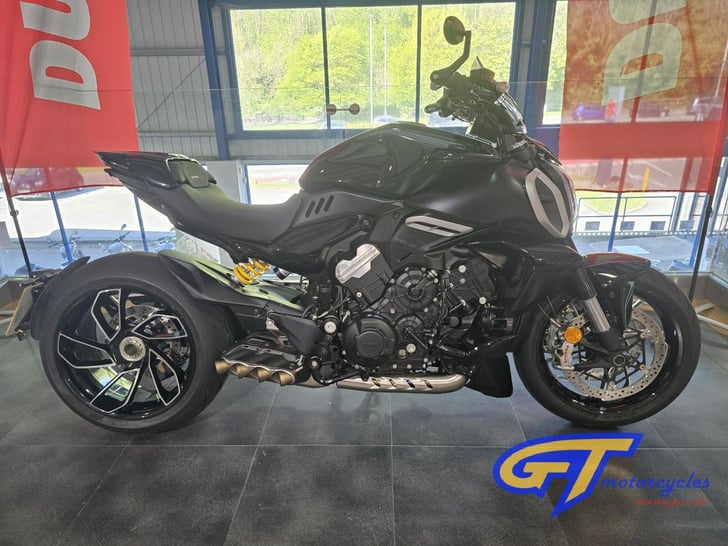 Ducati DIAVEL V4