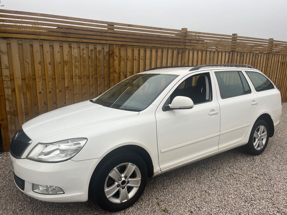 Used Skoda OCTAVIA OCTAVIA 2.0 TDI 4WD EURO 5 5DR for sale in Chesterfield