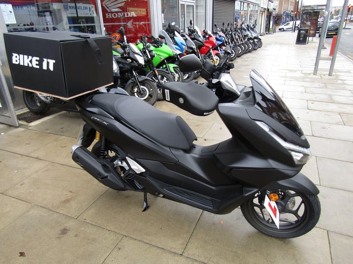 Here's a photo of the HONDA PCX125 125 DX CVT V-BELT, currently available for sale