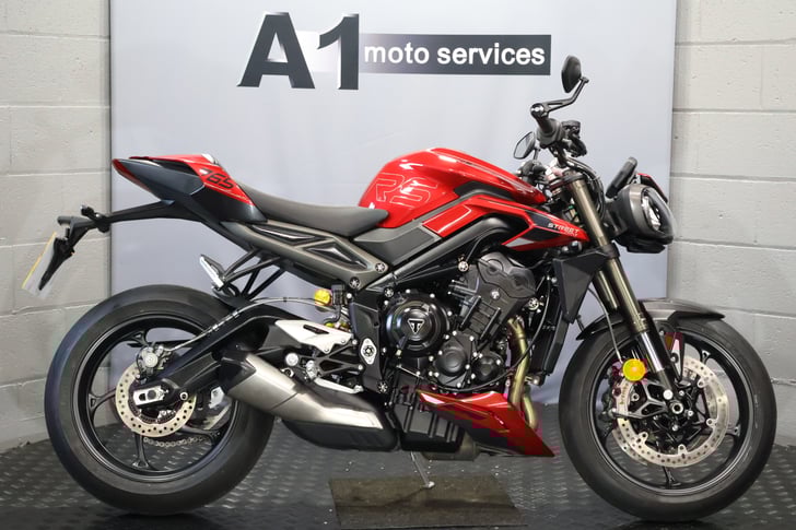TRIUMPH STREET TRIPLE 765 RS