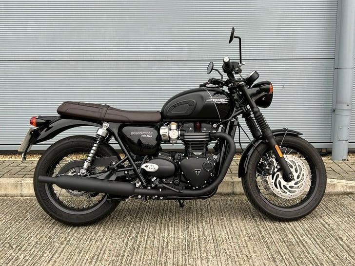 Triumph BONNEVILLE T120 BLACK