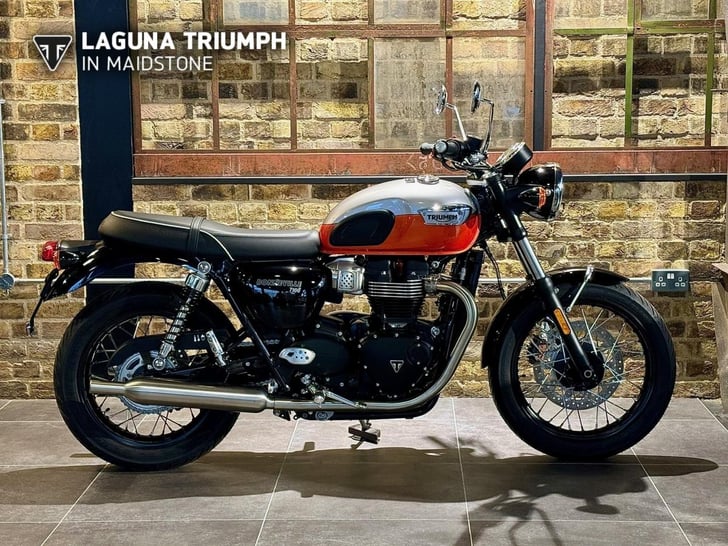 Triumph BONNEVILLE T100