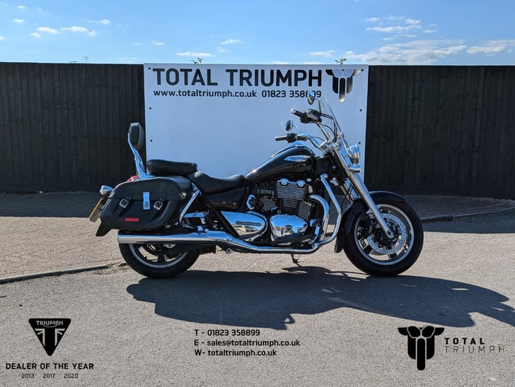 TRIUMPH THUNDERBIRD 1700