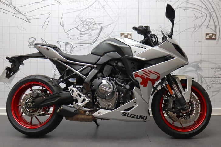 Suzuki GSX 800 FRQM4 GSX-8R 