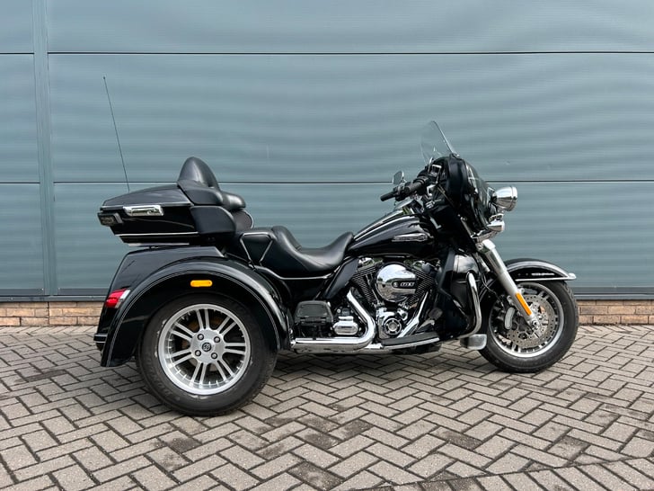 HARLEY-DAVIDSON TRI GLIDE ULTRA 