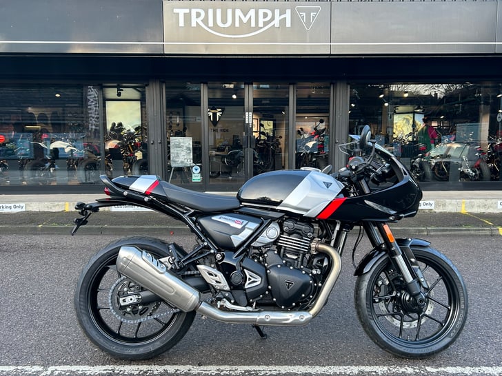 Triumph THRUXTON 400