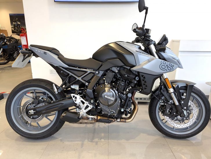 Suzuki GSX-8S