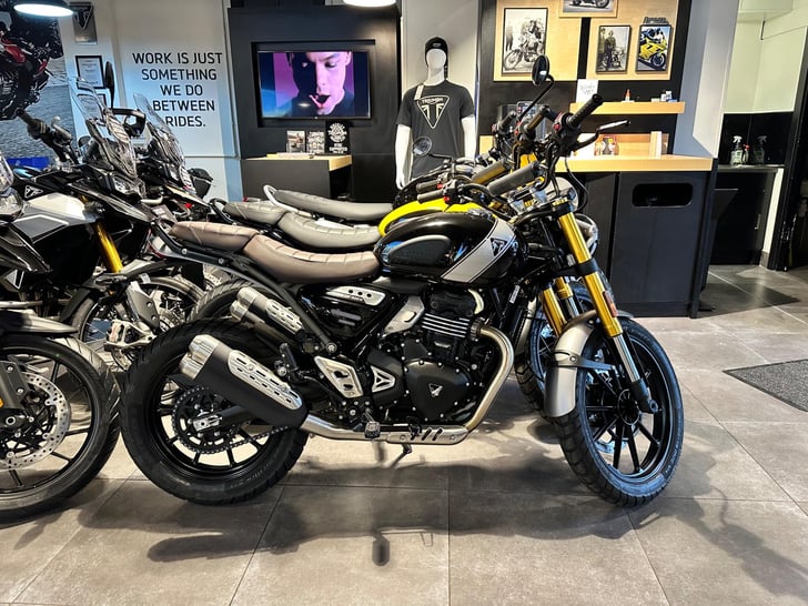 Triumph SCRAMBLER 400 X 400 MODERN CLASSICS