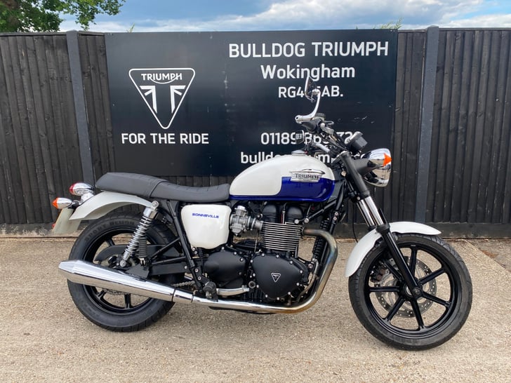 Triumph BONNEVILLE
