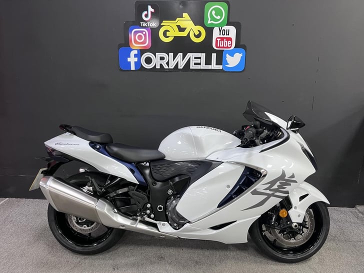 SUZUKI GSX1300R HAYABUSA