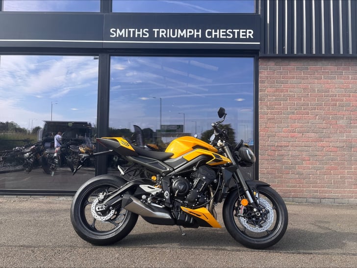 TRIUMPH STREET TRIPLE 765 RS