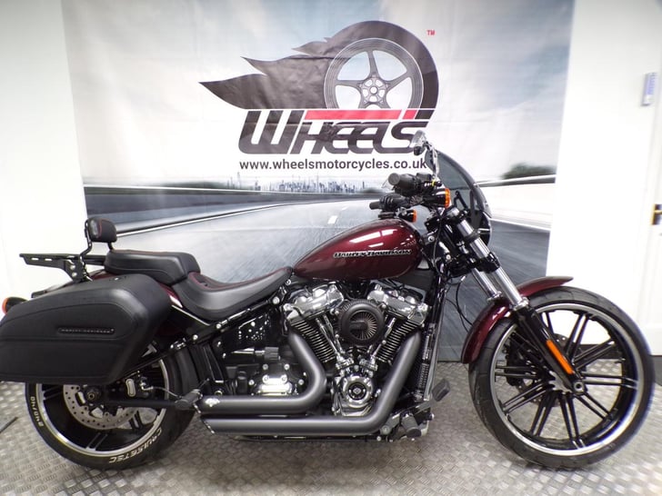 Harley-Davidson FXBR BREAKOUT 1745 