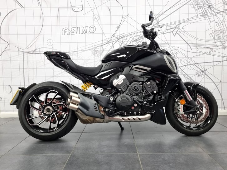 Ducati DIAVEL V4