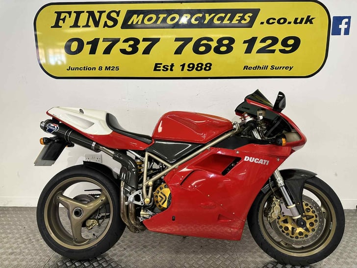 DUCATI 916