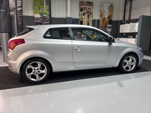 Used Kia PROCEED PROCEED 1.4 1 3DR for sale in Chesterfield | Image 2