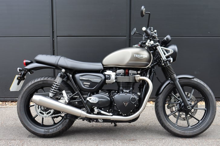 Triumph STREET TWIN