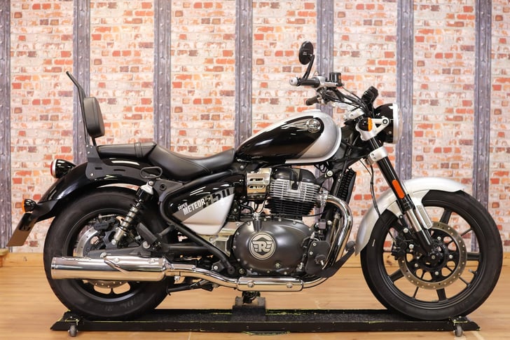 Royal Enfield SUPER METEOR 650