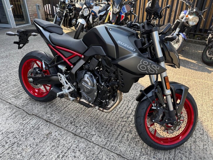 SUZUKI GSX-8S 800