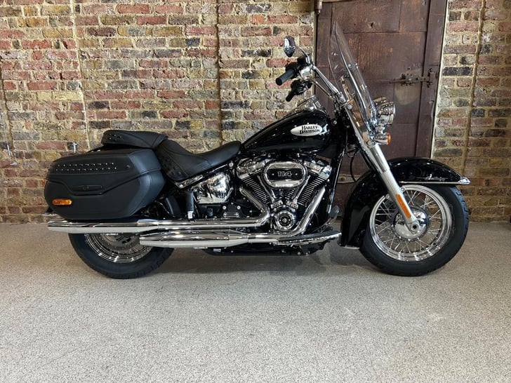 Harley-Davidson FLHCS HERITAGE CLASSIC 