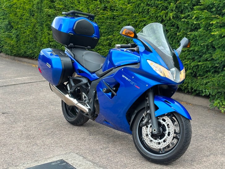 TRIUMPH SPRINT GT 1050