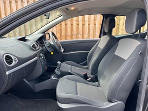Used Renault CLIO CLIO 1.2 I-MUSIC EURO 5 3DR for sale in Chesterfield | Image 3