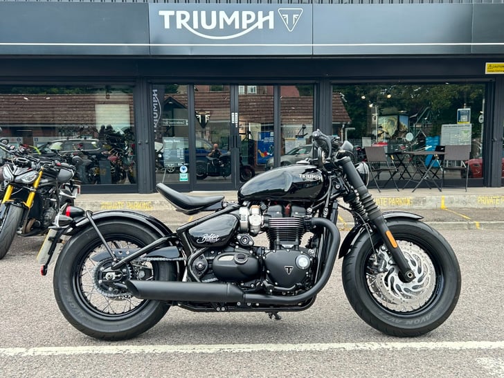 Triumph BONNEVILLE BOBBER BLACK