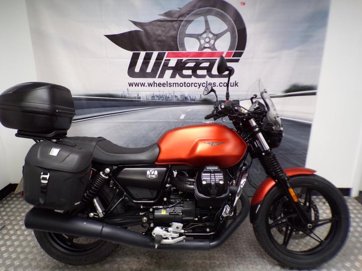 Moto Guzzi V7 IV STONE