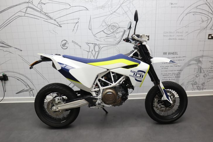 Husqvarna 701 SUPERMOTO