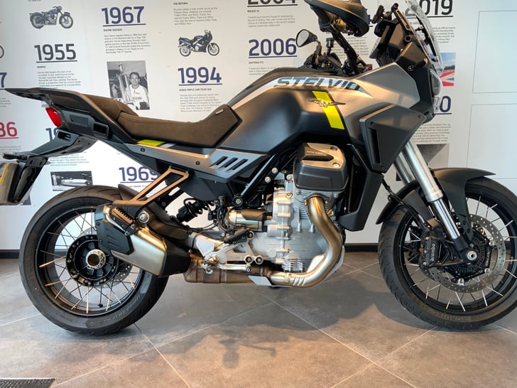 Moto Guzzi STELVIO