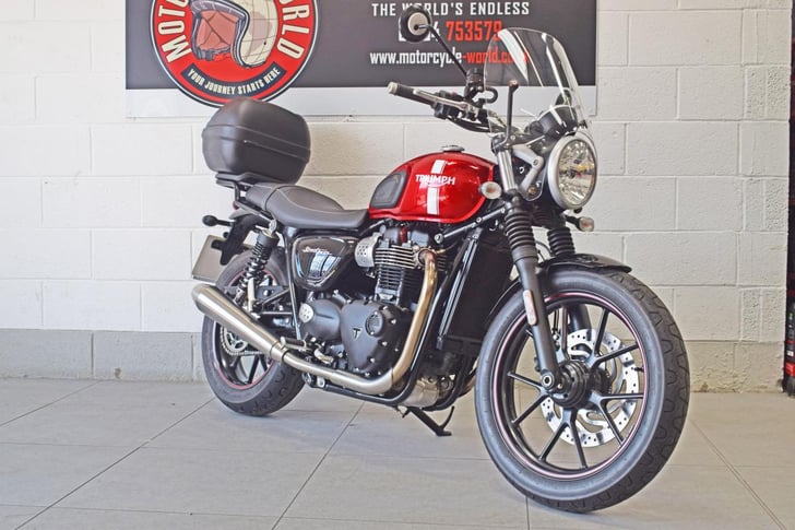 Triumph STREET TWIN