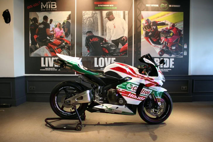 Here's a photo of the HONDA CBR600RR 600, currently available for sale