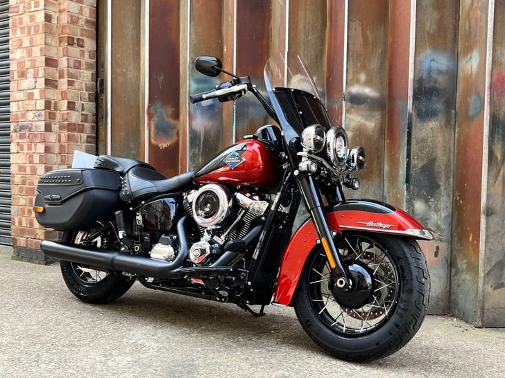 Harley-Davidson SOFTAIL 117 FLHC HERITAGE CLASSIC