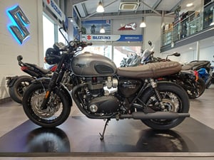 Triumph BONNEVILLE T120 BLACK