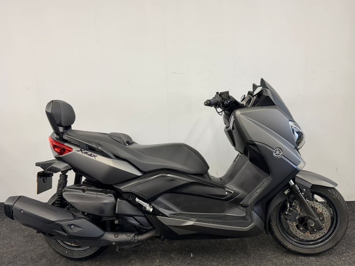 Yamaha XMAX 400
