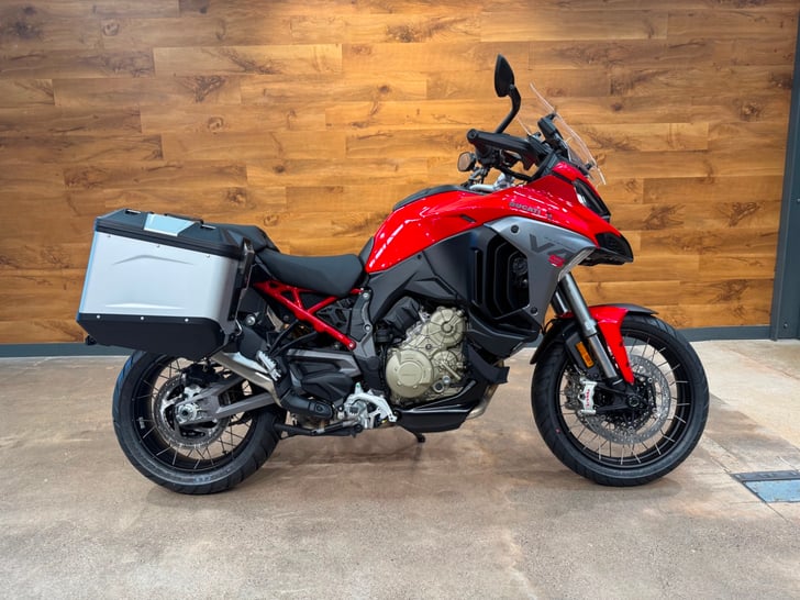 Ducati Multistrada V4 S Travel & Radar