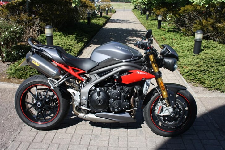 Triumph SPEED TRIPLE R 1050 