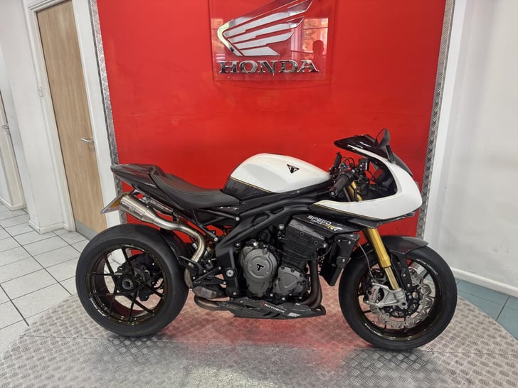 Triumph SPEED TRIPLE 1200 RR THORNTON HUNDRED 