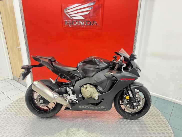 Honda CBR1000RR FIREBLADE