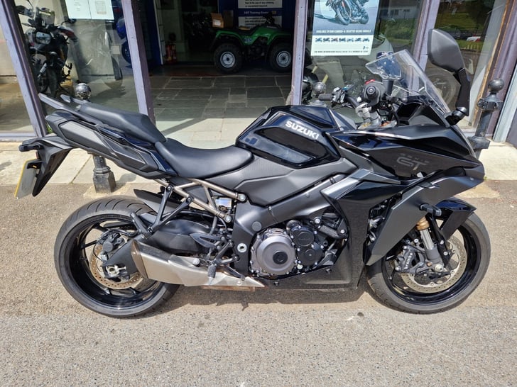 SUZUKI GSX-S1000GT