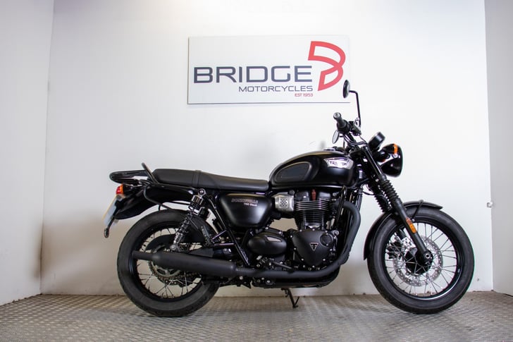 Triumph BONNEVILLE T100