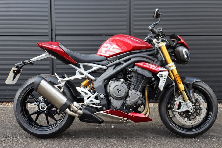 TRIUMPH SPEED TRIPLE 1200 RS