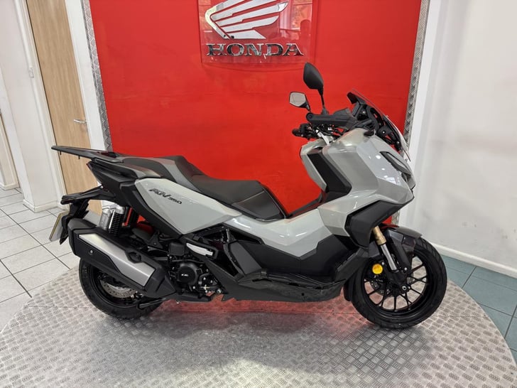 Honda ADV 350