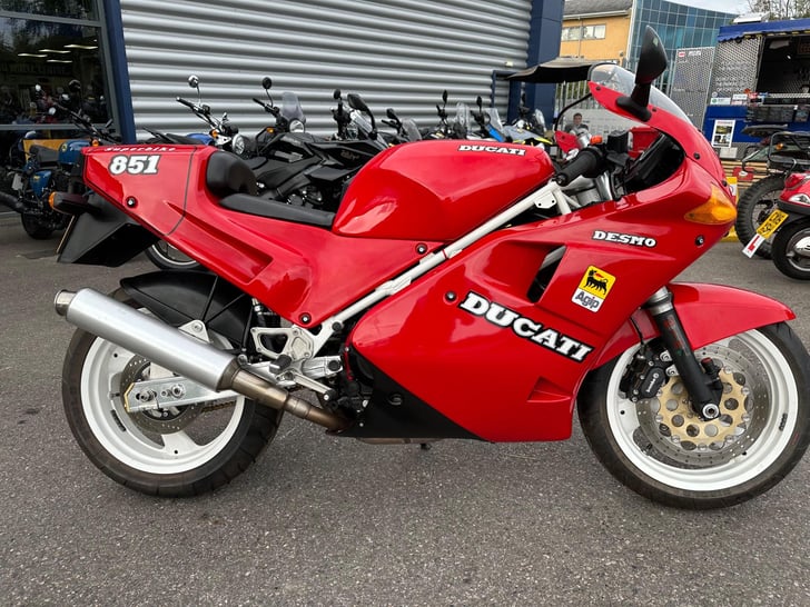 Ducati 851 850 STRADA