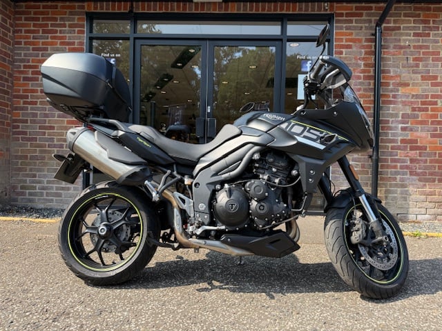 TRIUMPH TIGER 1050