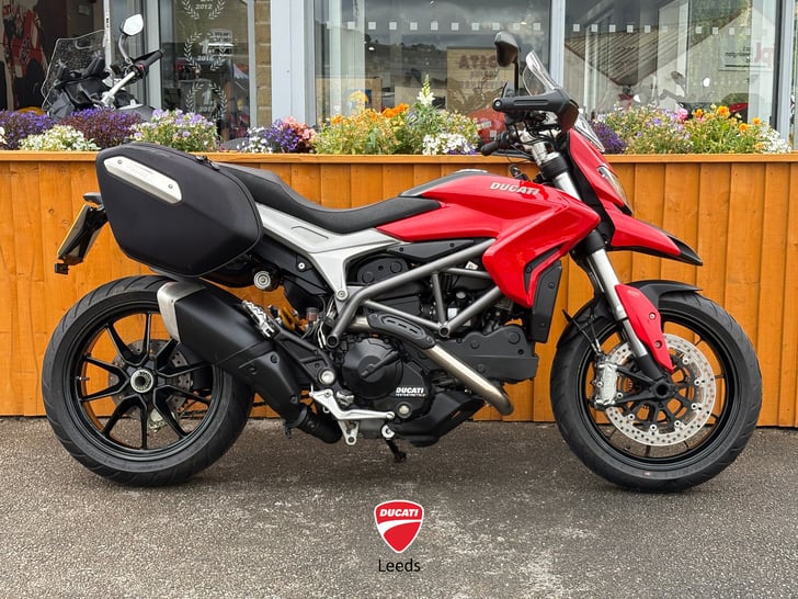 Ducati HYPERSTRADA 821