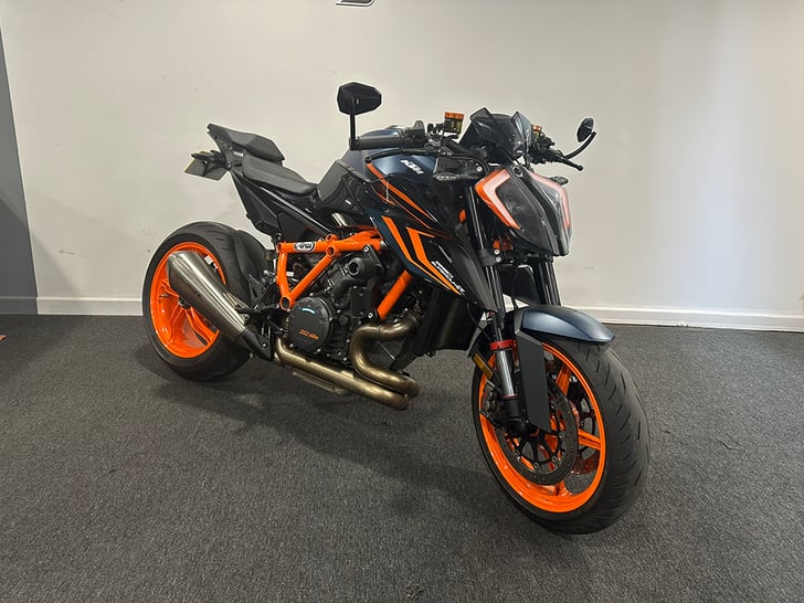KTM 1290 SUPER DUKE R
