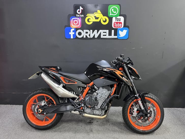 KTM 890 DUKE R 2021 